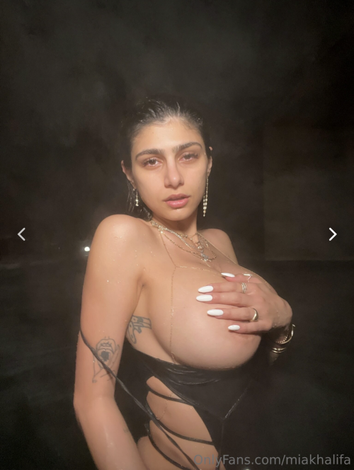 Nude mia khalifa pics 4